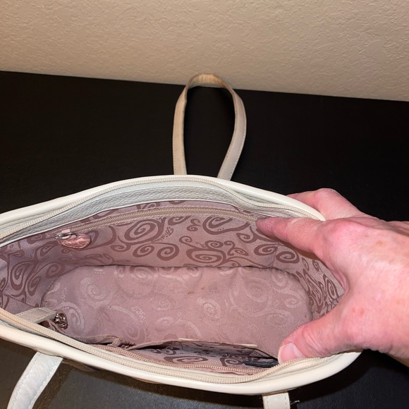 Brighton Fresca leather shoulder bag with matching wallet - Picture 4 of 6